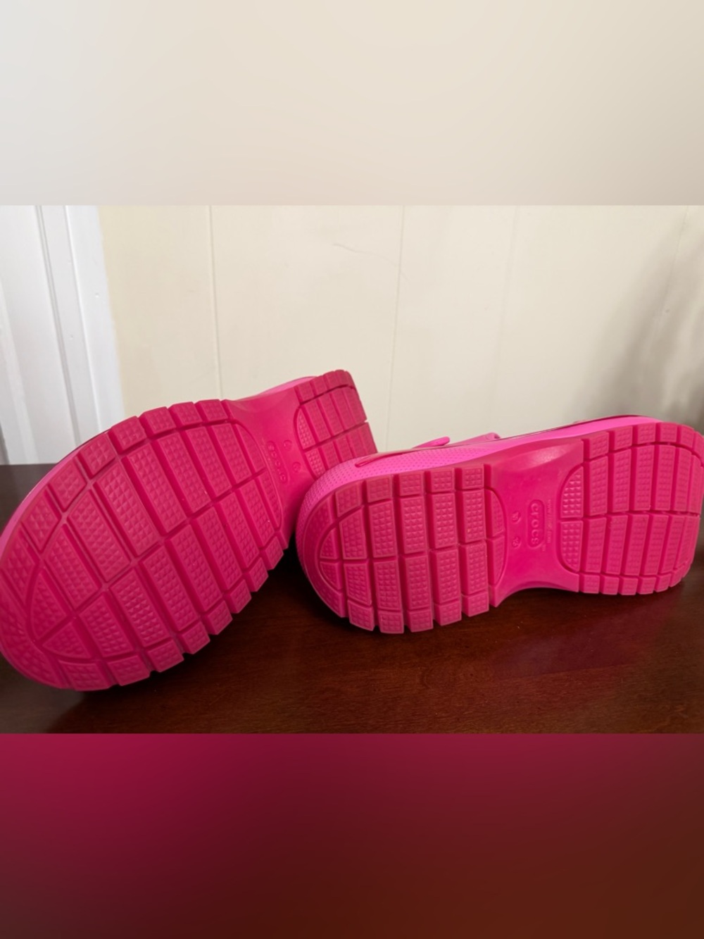Crocs Mega Crush Sandal Electric Pink Platform Men's 13 women’s 15 - Picture 6 of 9